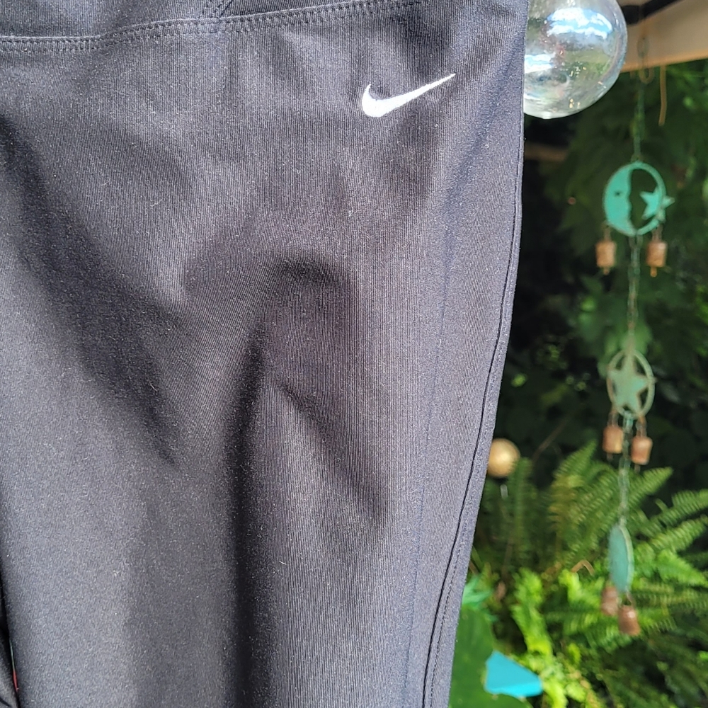 Nike Capris - Picture 4 of 11